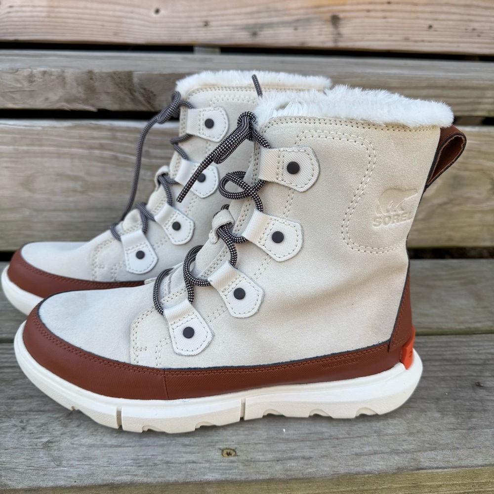 Sorel Explorer Joan Boots Faux Fur Lace Up Cream Brown Chalk Wood Waterproof 8.5